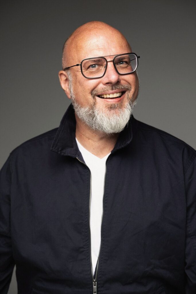 Sascha Schulz: Portrait in a dark jacket
